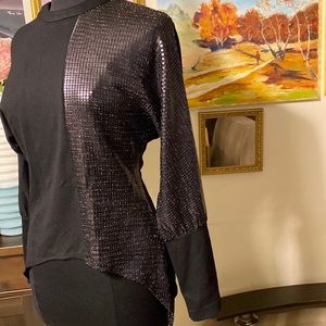 NWT SHANIS SIDE SEQUIN DETAIL TOP SIZE 40 color black